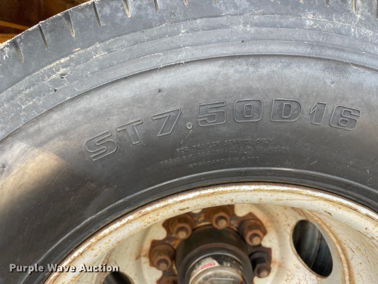 image for item IX9698 1995 Carrier King  equipment trailer