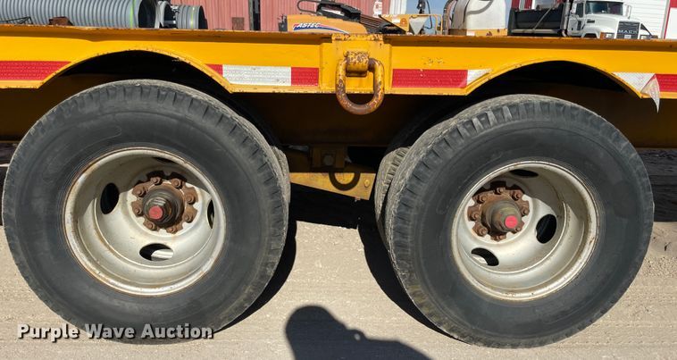 image for item IX9698 1995 Carrier King  equipment trailer