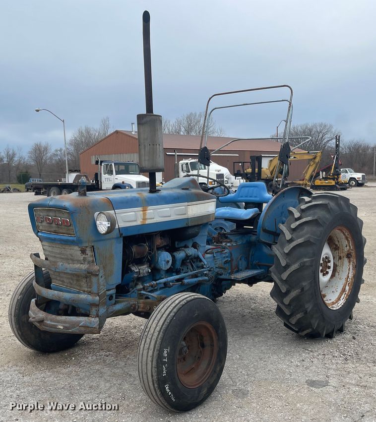 image for item IY9802 Ford 3000  tractor