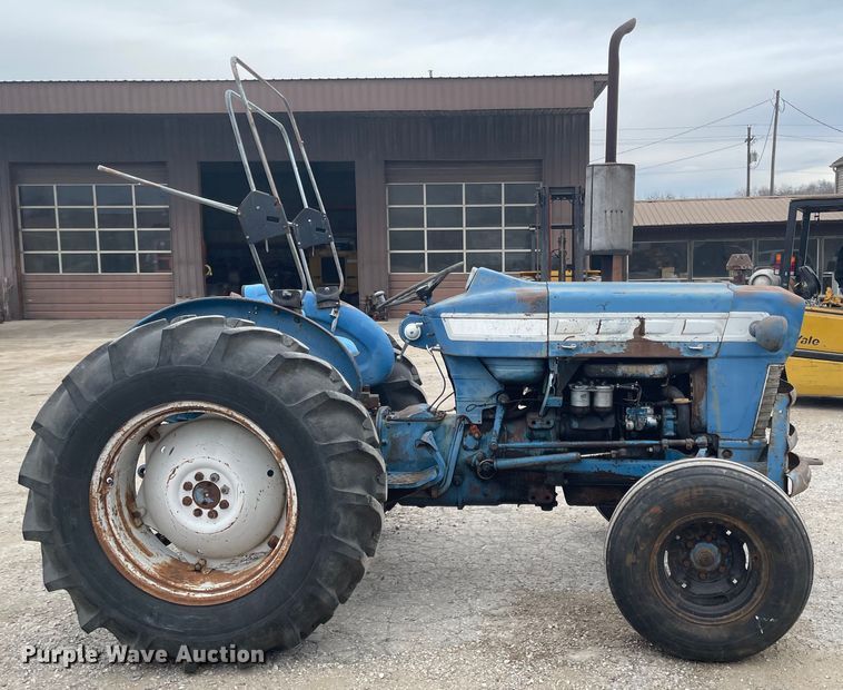 image for item IY9802 Ford 3000  tractor