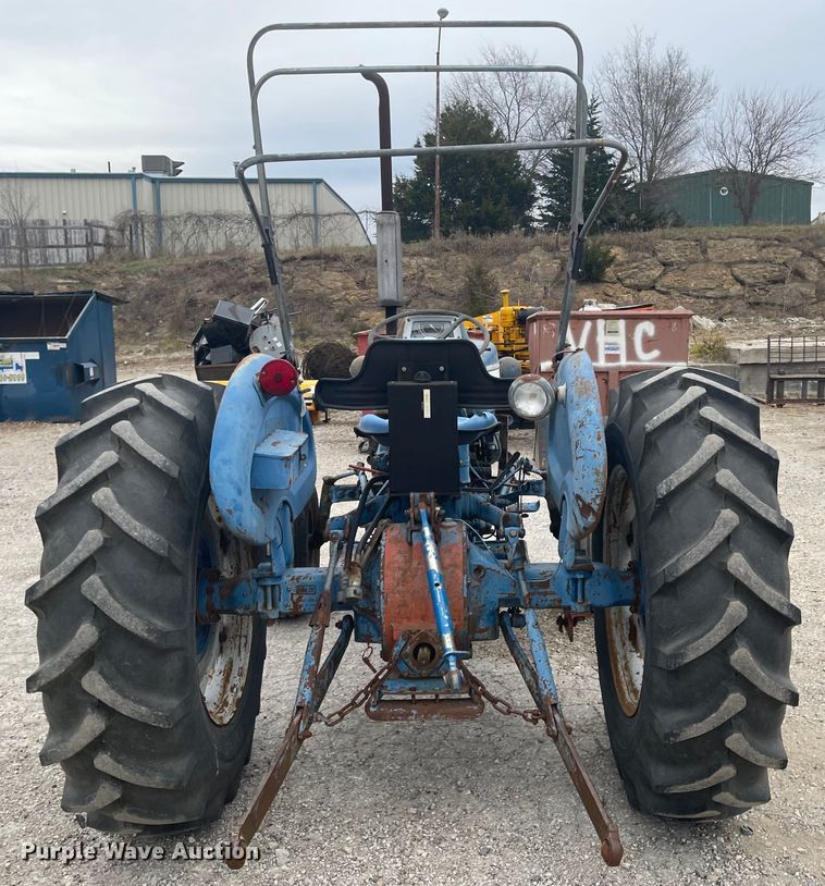 image for item IY9802 Ford 3000  tractor