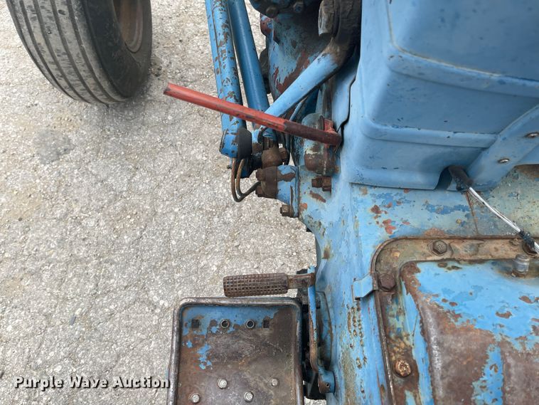 image for item IY9802 Ford 3000  tractor