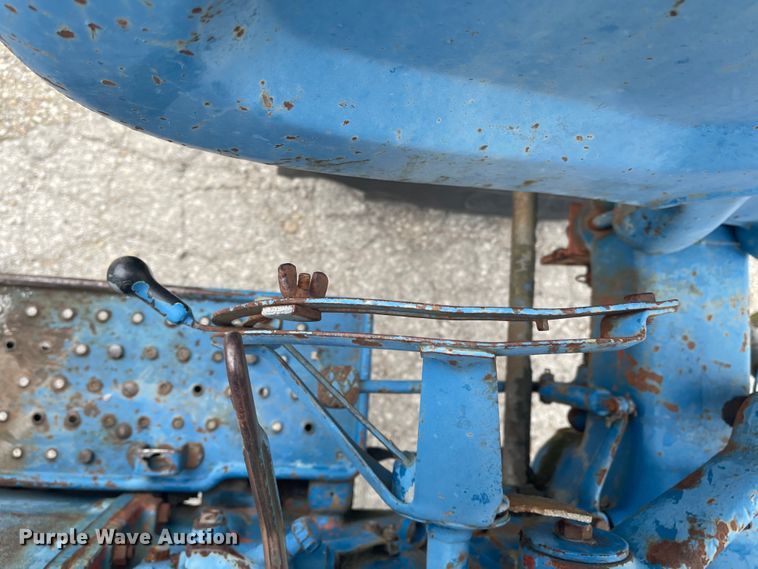 image for item IY9802 Ford 3000  tractor