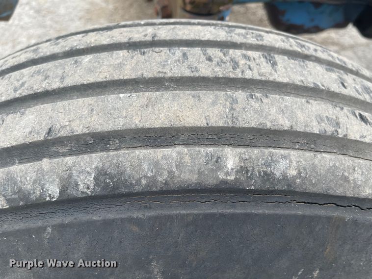 image for item IY9802 Ford 3000  tractor