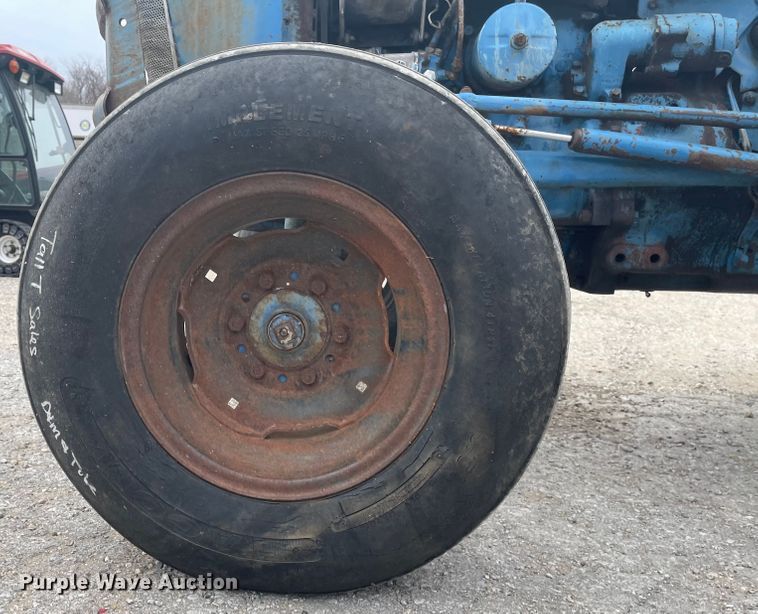 image for item IY9802 Ford 3000  tractor