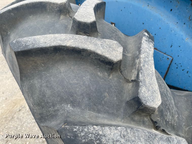 image for item IY9802 Ford 3000  tractor