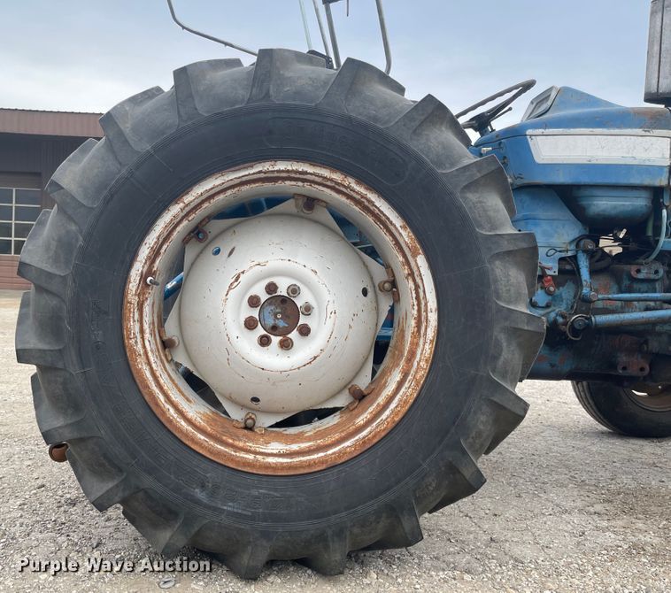 image for item IY9802 Ford 3000  tractor