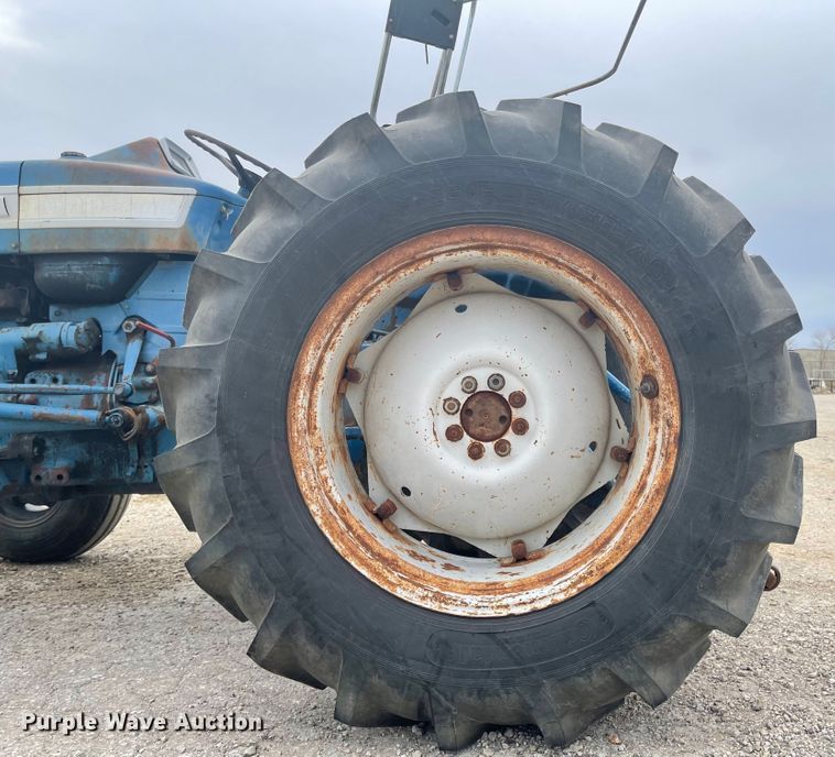 image for item IY9802 Ford 3000  tractor