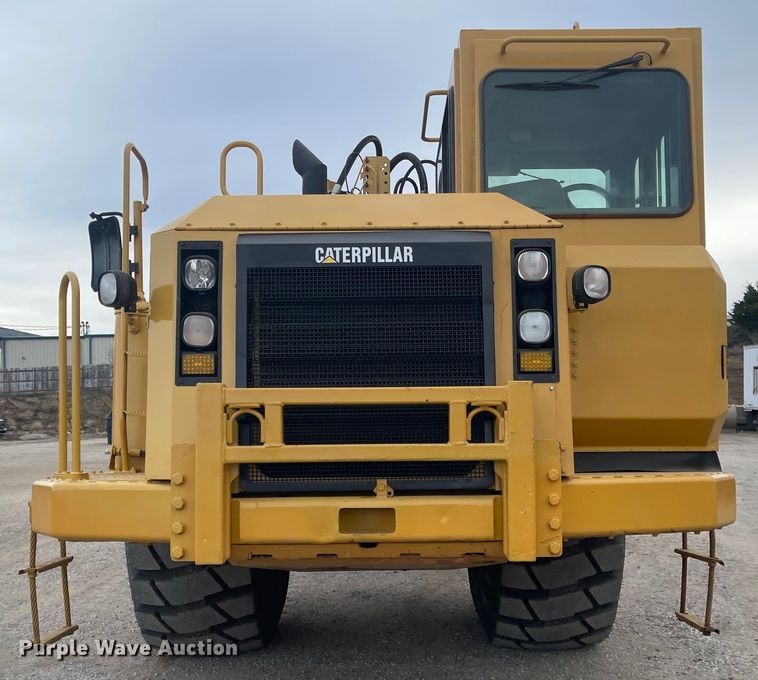 image for item IY9803 2006 Caterpillar 621G  scraper