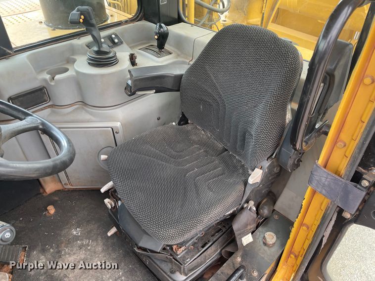 image for item IY9803 2006 Caterpillar 621G  scraper