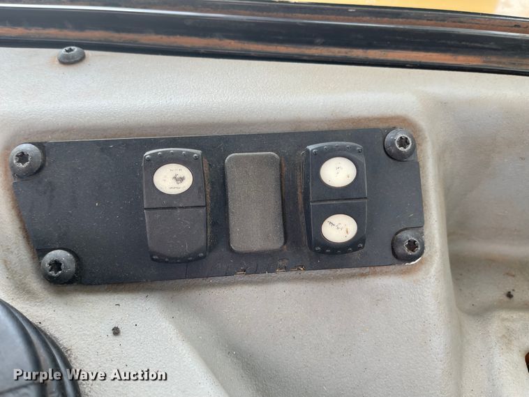 image for item IY9803 2006 Caterpillar 621G  scraper