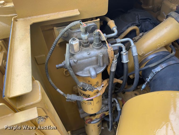 image for item IY9803 2006 Caterpillar 621G  scraper