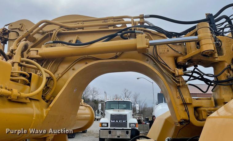 image for item IY9803 2006 Caterpillar 621G  scraper