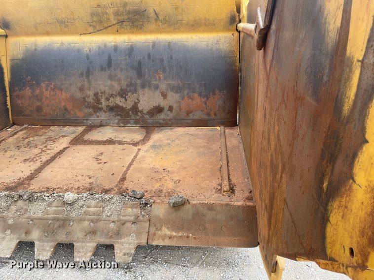 image for item IY9803 2006 Caterpillar 621G  scraper