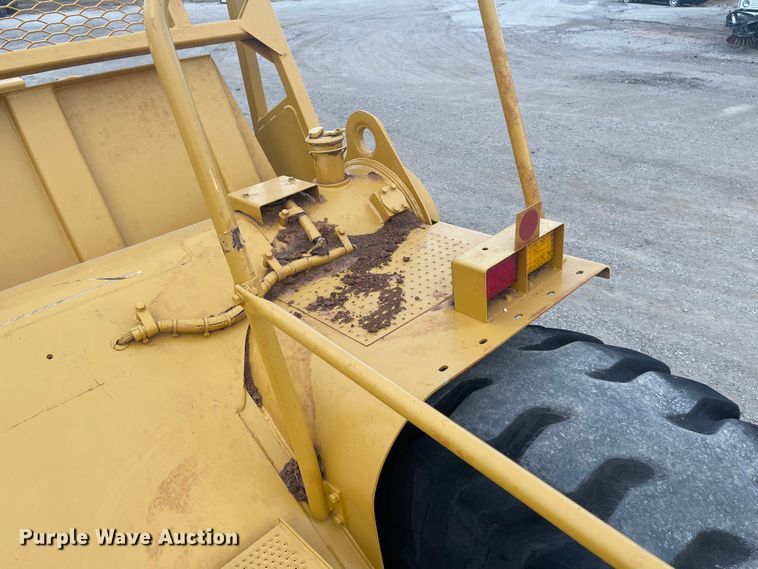 image for item IY9803 2006 Caterpillar 621G  scraper