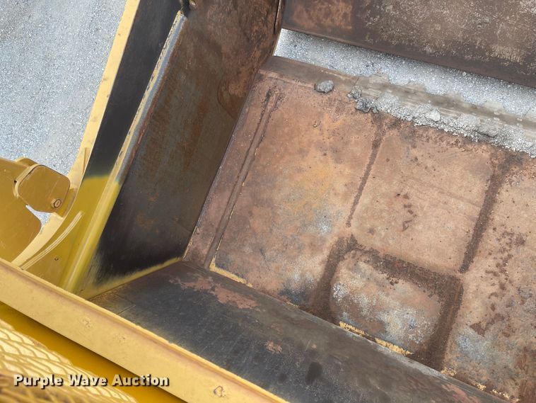 image for item IY9803 2006 Caterpillar 621G  scraper