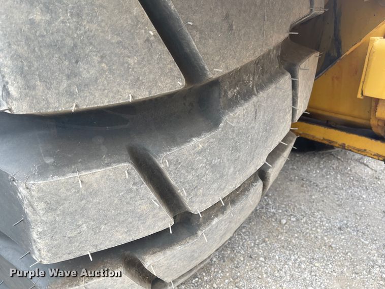 image for item IY9803 2006 Caterpillar 621G  scraper