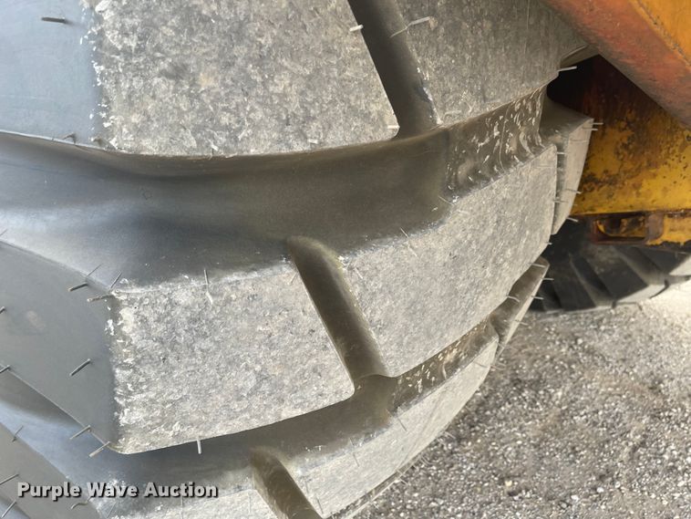 image for item IY9803 2006 Caterpillar 621G  scraper