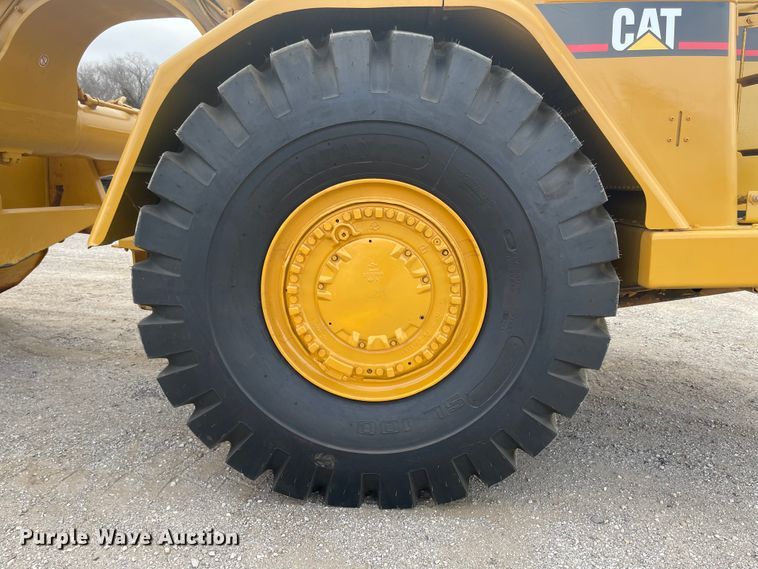 image for item IY9803 2006 Caterpillar 621G  scraper