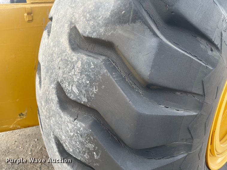 image for item IY9803 2006 Caterpillar 621G  scraper