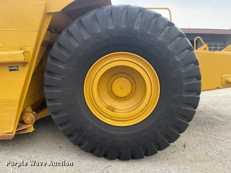 image for item IY9803 2006 Caterpillar 621G  scraper