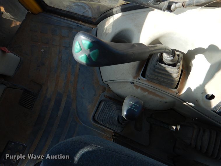 image for item JD9481 2004 Komatsu WB140-2N  backhoe