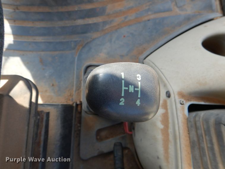 image for item JD9481 2004 Komatsu WB140-2N  backhoe