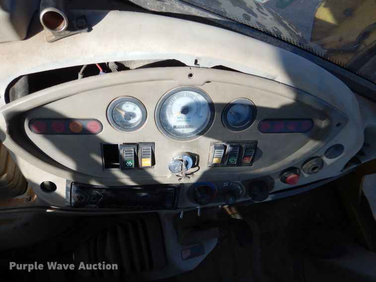 image for item JD9481 2004 Komatsu WB140-2N  backhoe