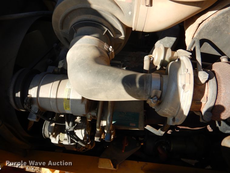 image for item JD9481 2004 Komatsu WB140-2N  backhoe