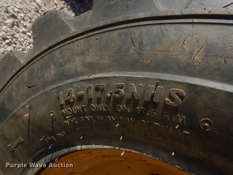 image for item JD9481 2004 Komatsu WB140-2N  backhoe