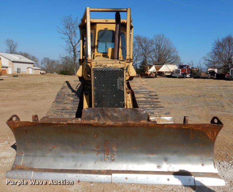 image for item JD9482 1991 Caterpillar D4H  dozer