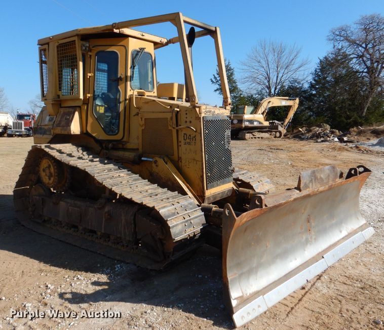 image for item JD9482 1991 Caterpillar D4H  dozer