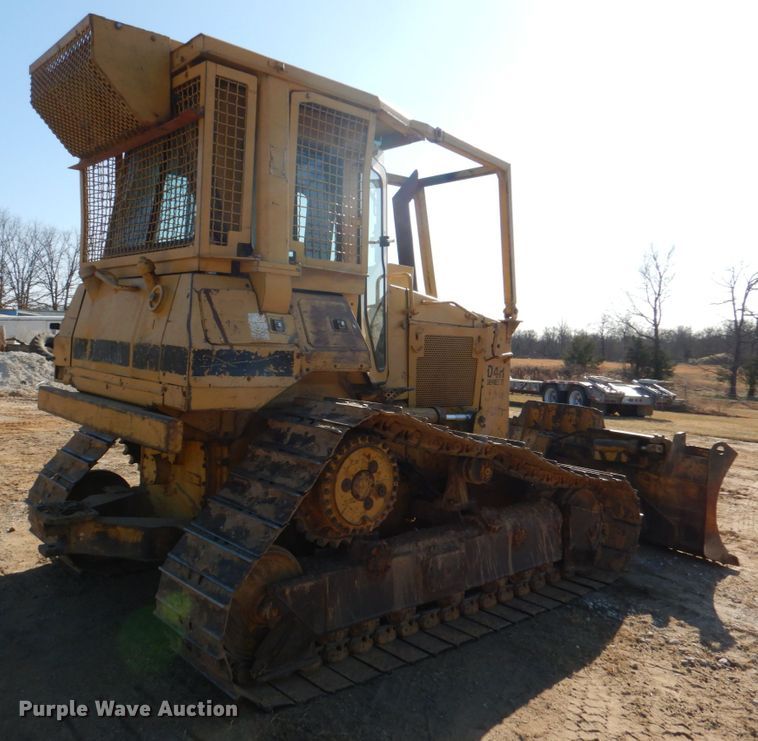 image for item JD9482 1991 Caterpillar D4H  dozer