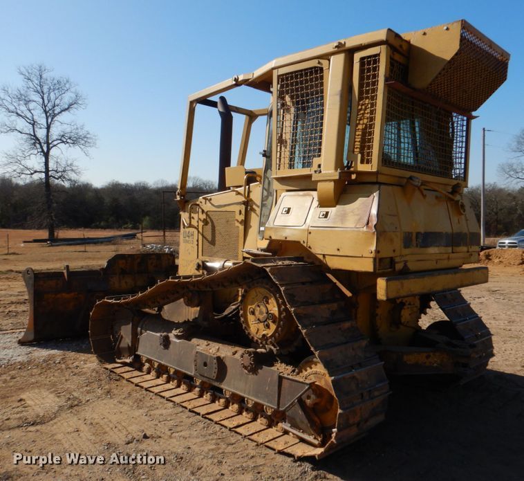 image for item JD9482 1991 Caterpillar D4H  dozer