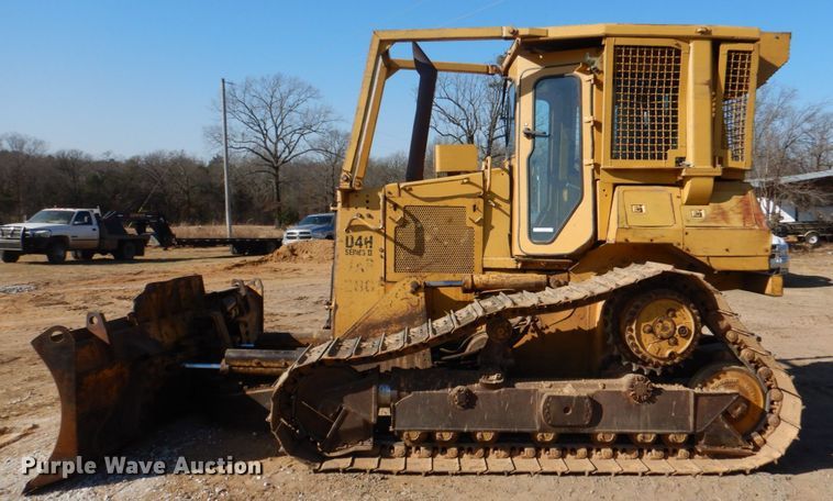 image for item JD9482 1991 Caterpillar D4H  dozer
