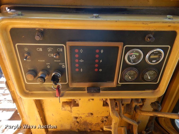 image for item JD9482 1991 Caterpillar D4H  dozer