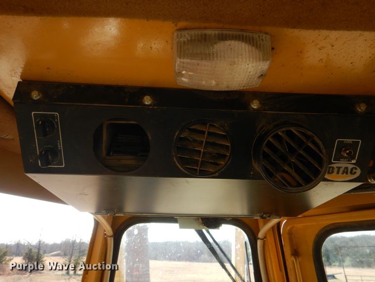 image for item JD9482 1991 Caterpillar D4H  dozer