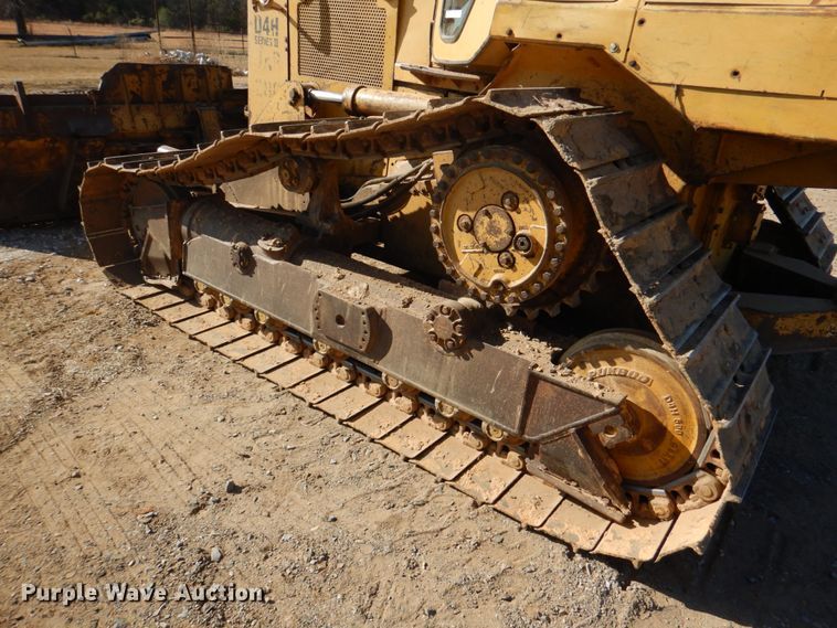 image for item JD9482 1991 Caterpillar D4H  dozer
