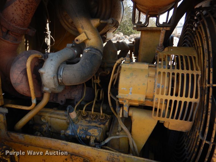 image for item JD9482 1991 Caterpillar D4H  dozer