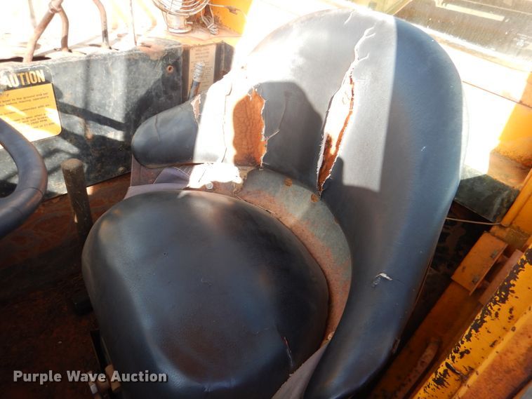 image for item JD9487 1976 John Deere 762  elevating scraper