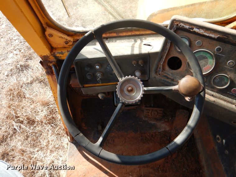 image for item JD9487 1976 John Deere 762  elevating scraper