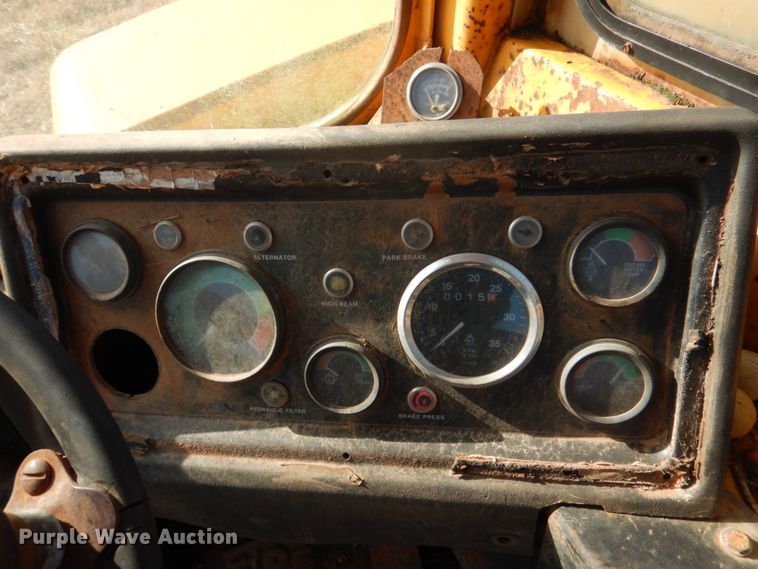 image for item JD9487 1976 John Deere 762  elevating scraper