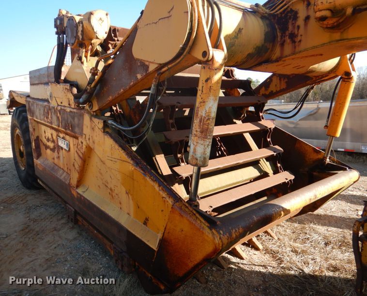 image for item JD9487 1976 John Deere 762  elevating scraper