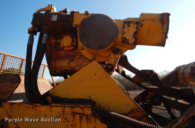 image for item JD9487 1976 John Deere 762  elevating scraper