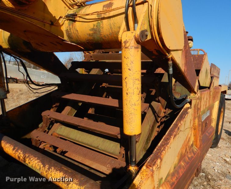 image for item JD9487 1976 John Deere 762  elevating scraper