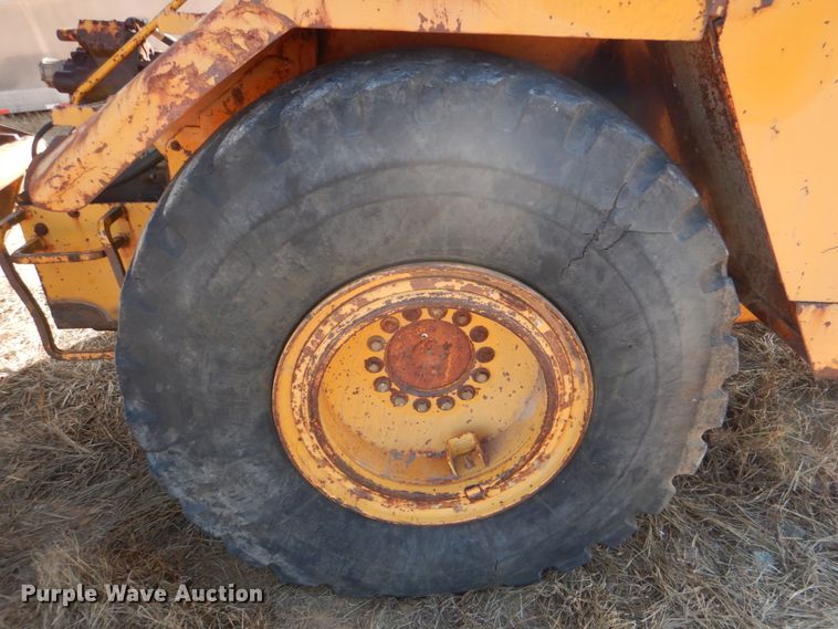 image for item JD9487 1976 John Deere 762  elevating scraper