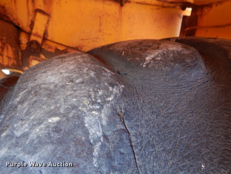 image for item JD9487 1976 John Deere 762  elevating scraper