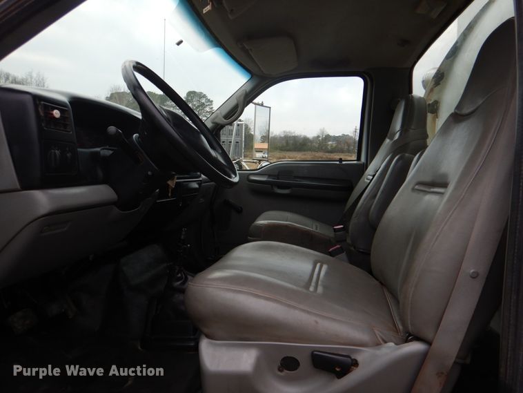 image for item JD9488 2006 Ford F750 Super Duty XLT  fuel truck