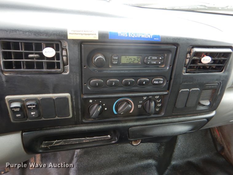 image for item JD9488 2006 Ford F750 Super Duty XLT  fuel truck