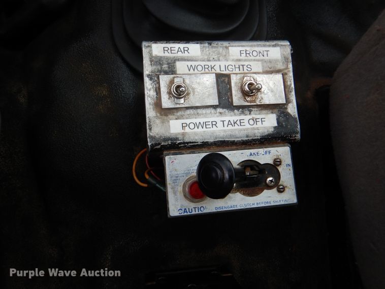 image for item JD9488 2006 Ford F750 Super Duty XLT  fuel truck